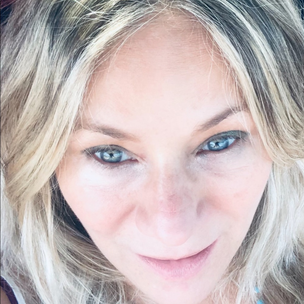 Meet your Posher, Mariena